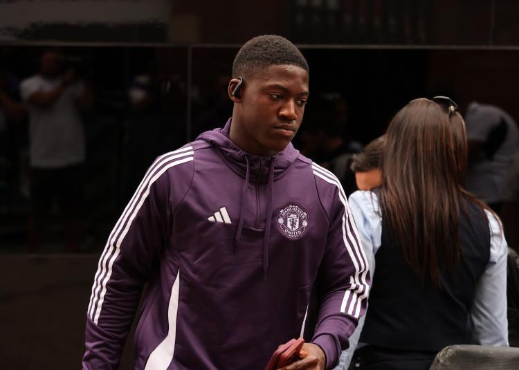 英超2025-20岁身价5000万欧！卫报：因被阿莫林边缘化，梅努想要离开曼联