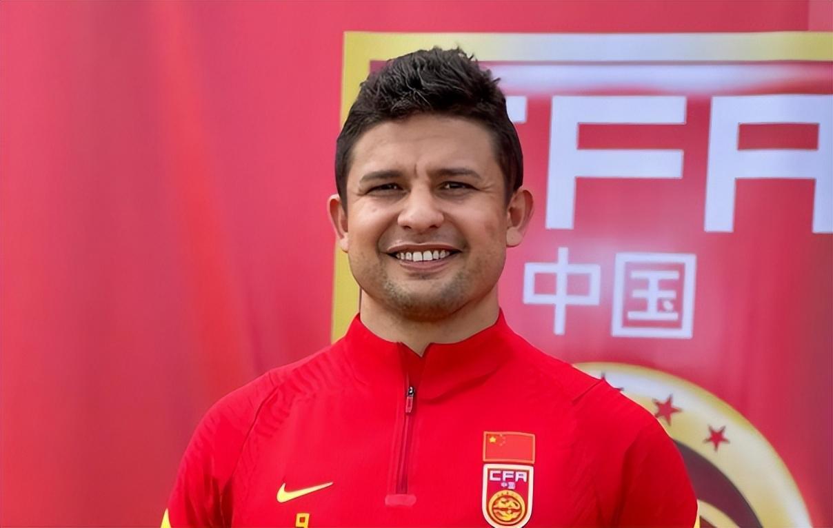 五大联赛-艾克森做出重要决定！晒出了自己曾效力球队的球衣，引发热议